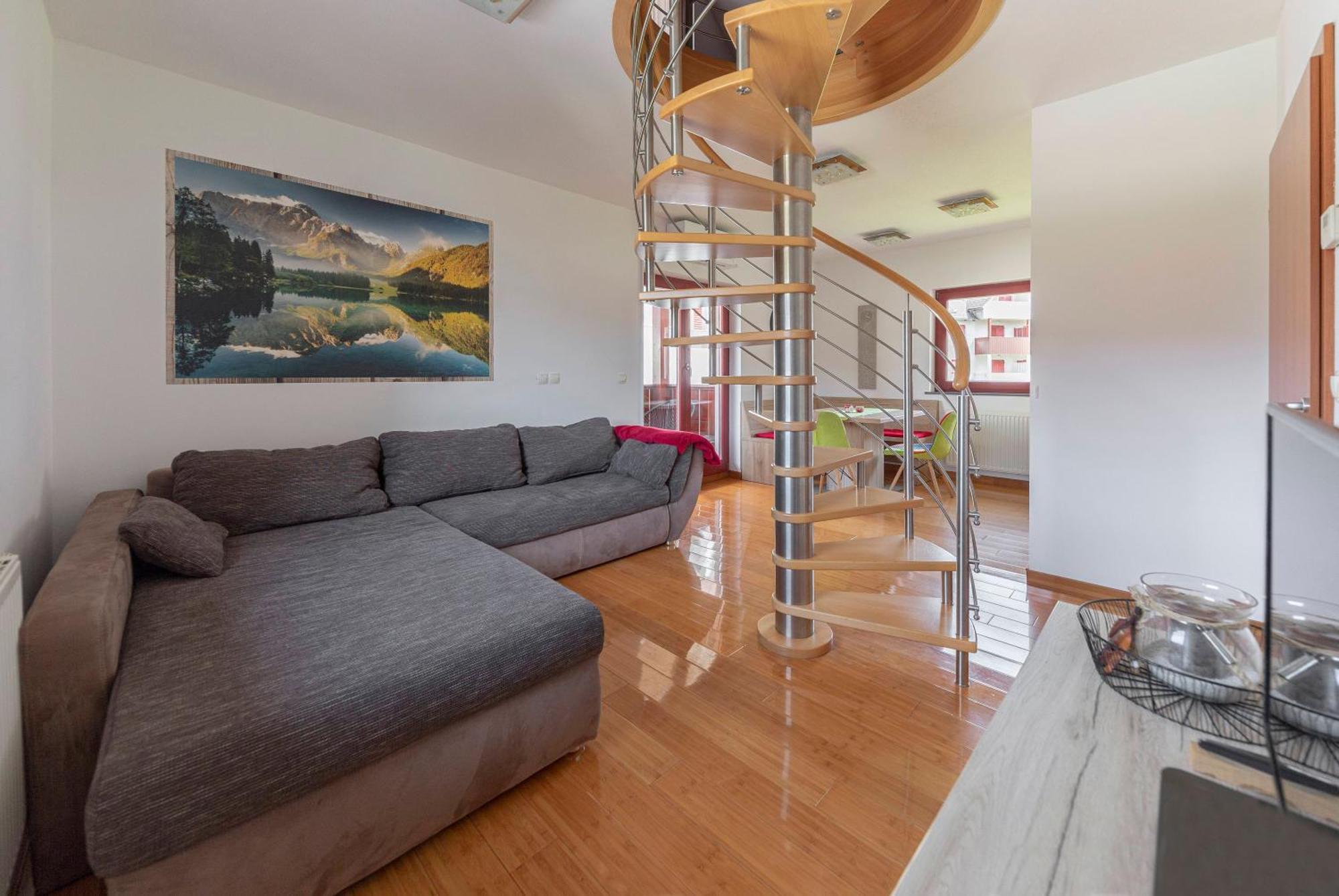 Apartment Timber *